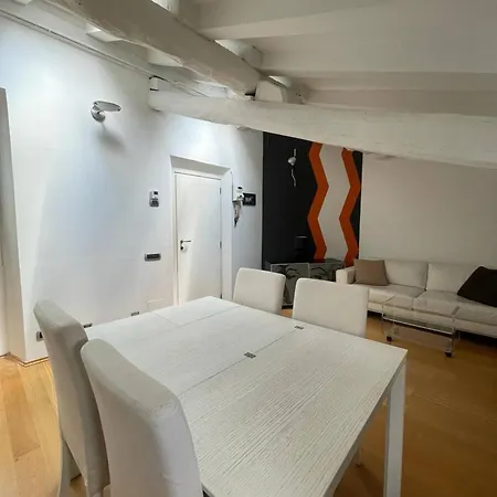Down Town Renovated * Como