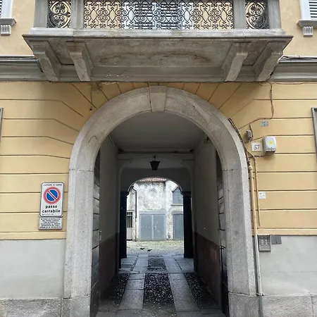 Down Town Renovated Apartment